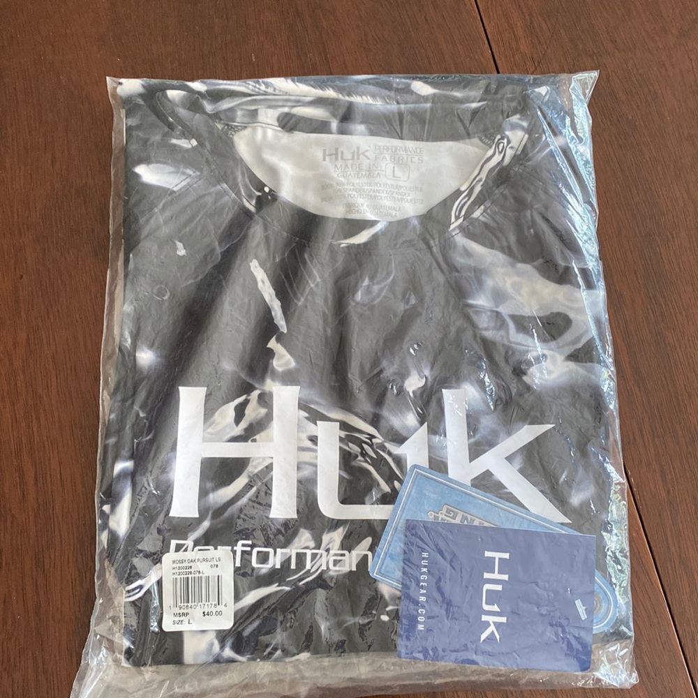 Huk Mossy Oak Men’s Long Sleeve Performance Shirt